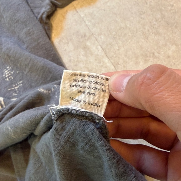 Magnolia Pearl Hearts on Fire Tee Shirt Size Large - Picture 4 of 5